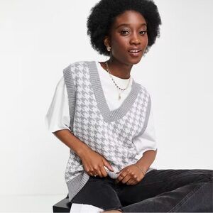 Preppy Abercrombie & Fitch Gray Houndstooth Sweater Vest